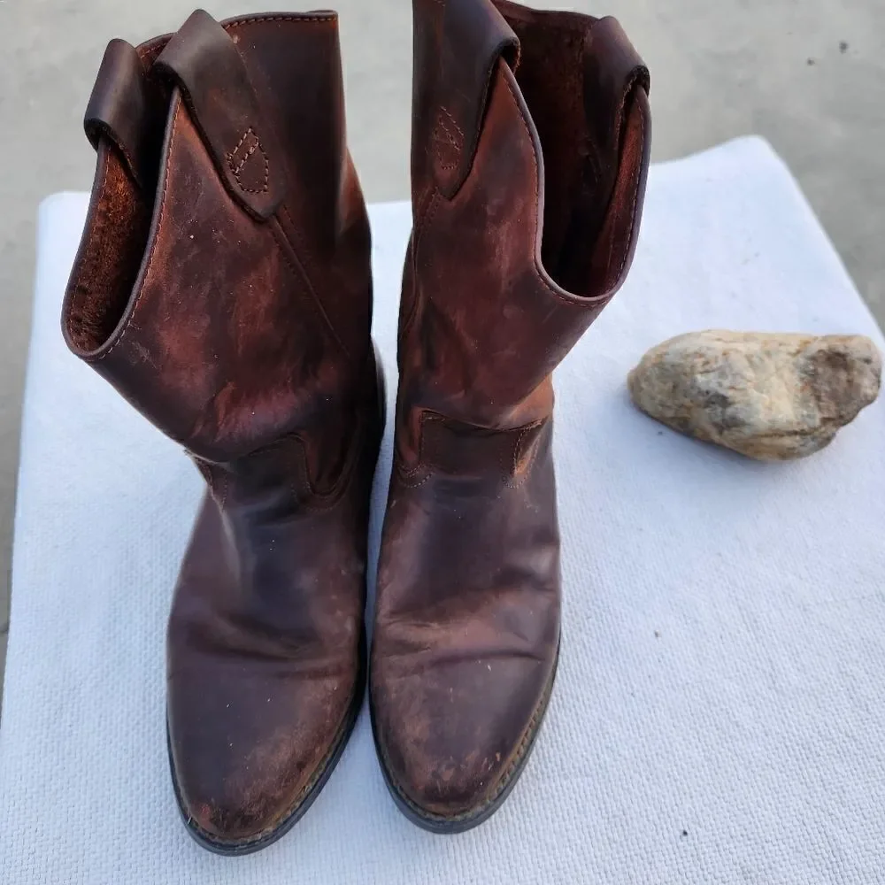 Establo oiled brown leather pull on boots